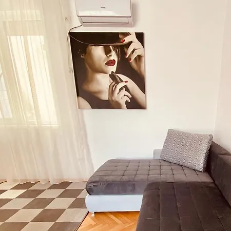 Calea Victoriei Studio Bukarest
